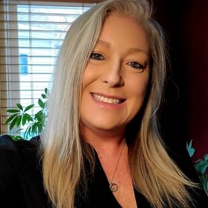 Meet your Posher, Tana